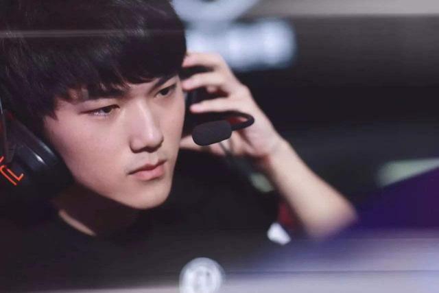 HOTU 在NAVI的击败下被淘汰出ESL Pro League赛季22