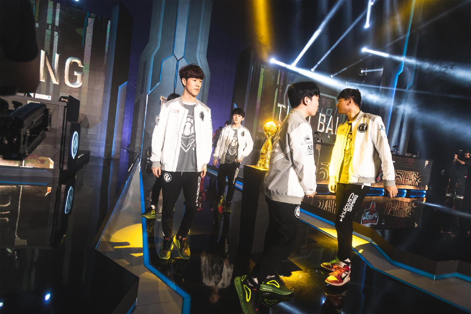 Spirit 和 Astralis 晋级 BLAST Bounty Fall 2025：封闭预选赛的下一轮