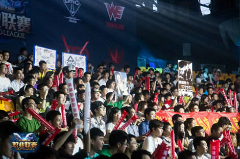 Top Esports 和 Anyone's Legend 在 LPL 第2阶段 2025 中获得胜利