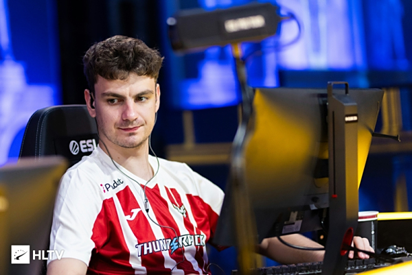 NAVI 击败 NIP 成为 StarLadder StarSeries 2025 秋季赛冠军