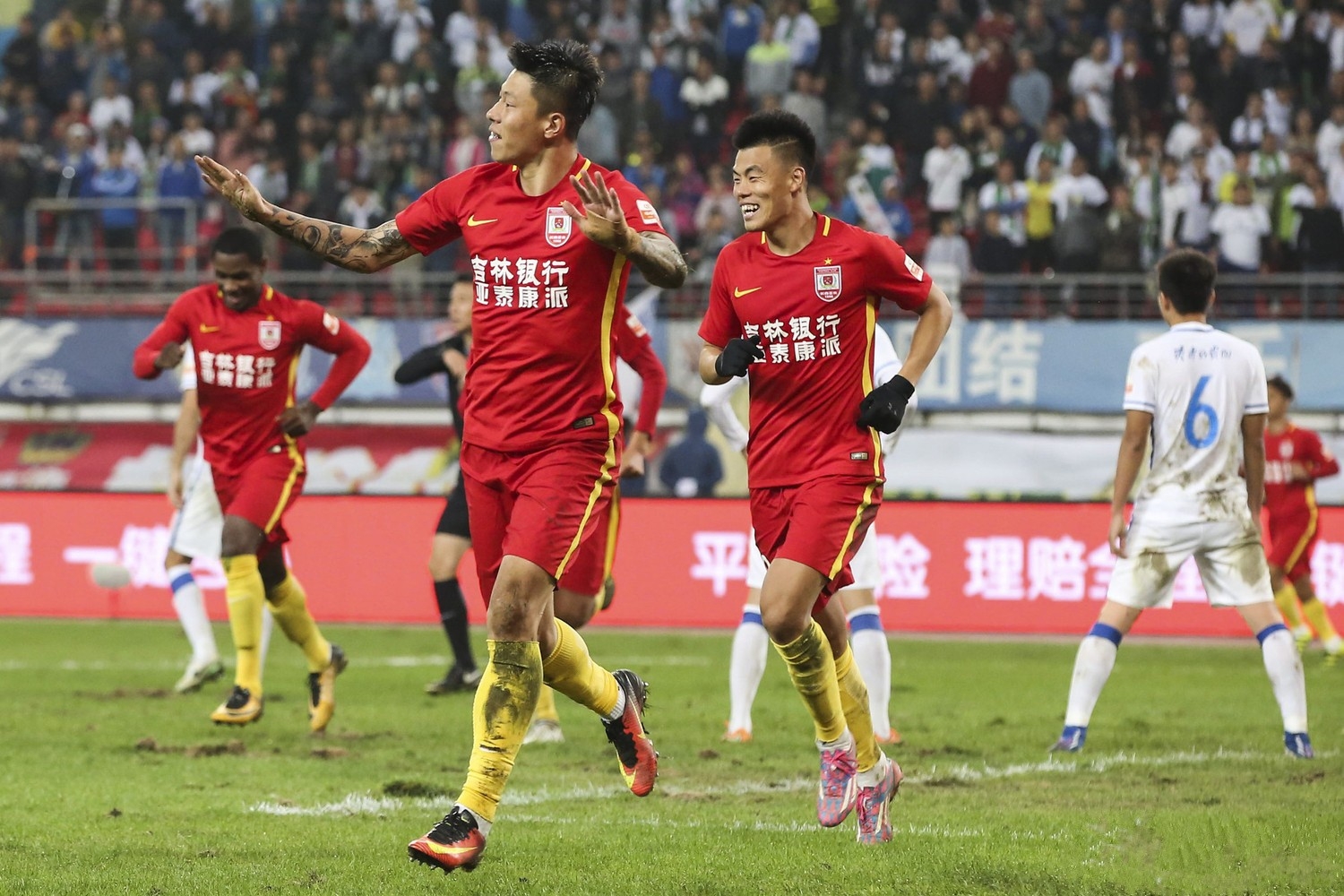 小吕布队伍安全！ Keria 露露单杀 Kingen Oner 并获得三杀， T1 横扫 Nongshim RedForce